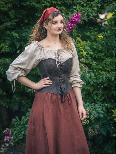 Trollfelsen_Mittelalter_Gewandung_Ledermieder_Vollbrust_Nubuk_braun