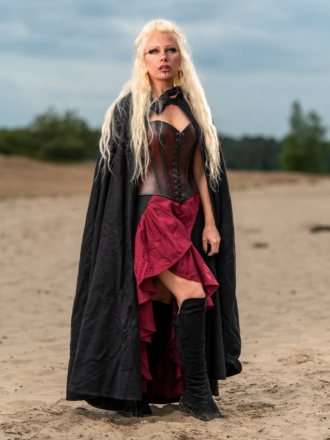 Trollfelsen_Mittelalter_Umhang_Thyre_Schwarz_2