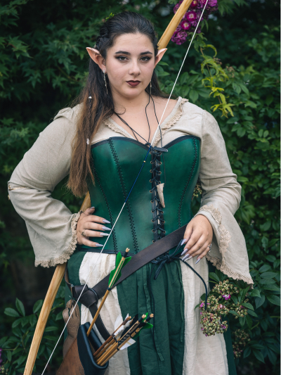 Trollfelsen_Mittelalter_Gewandung_Ledermieder_Vollbrust_Grün